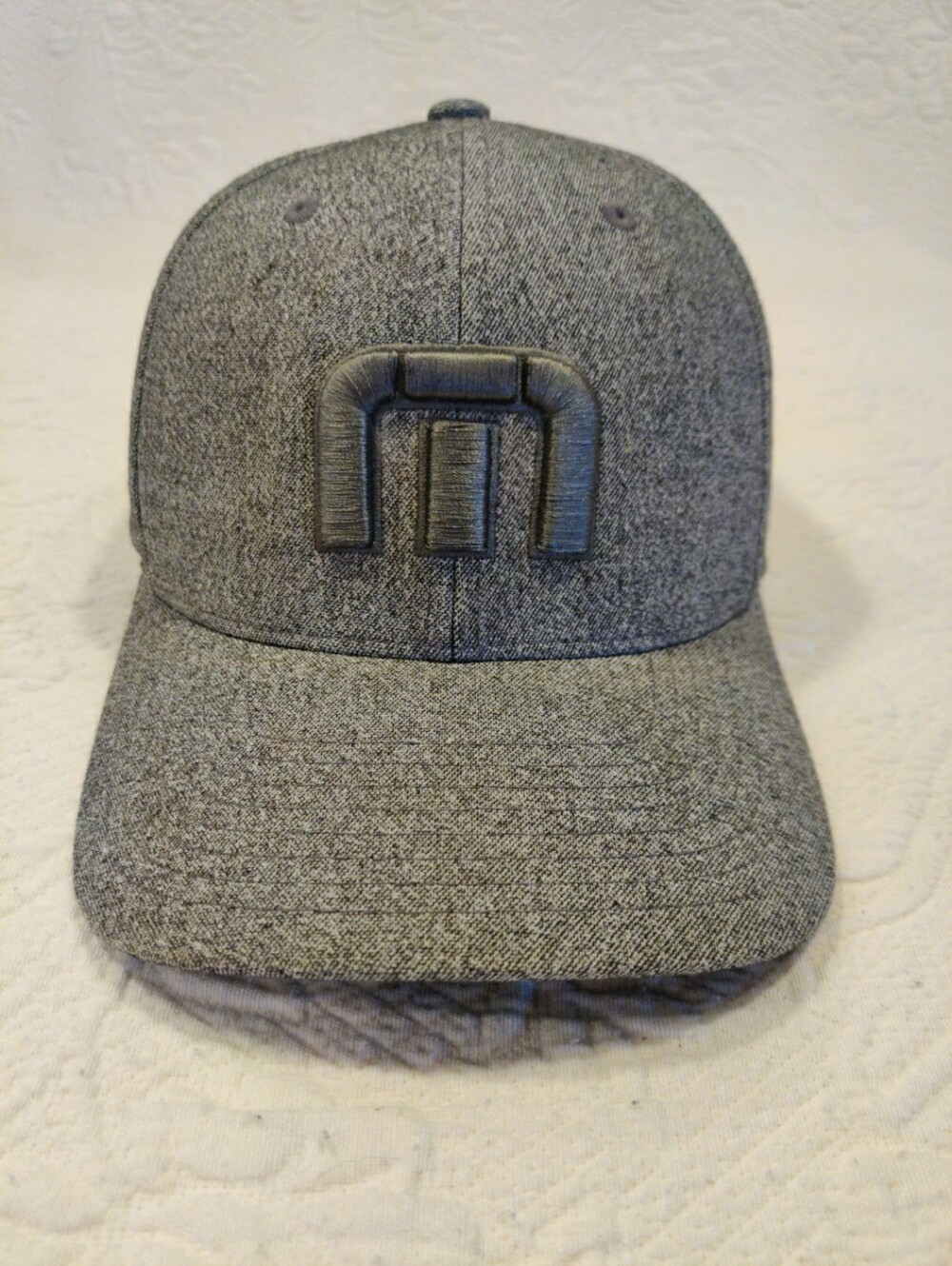 Travis Mathew Flexfit Golf Gray Stretch Fitted Cap Hat Mens L/XL Made In Vietnam